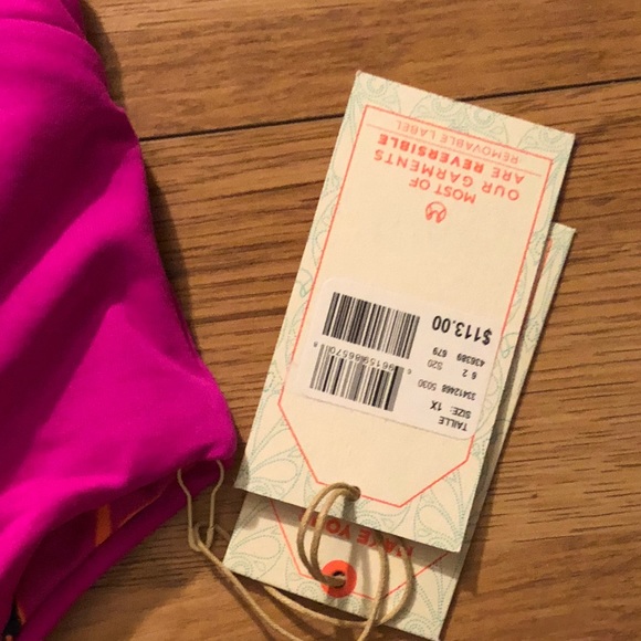 Reversible bathing suit top - Picture 3 of 5